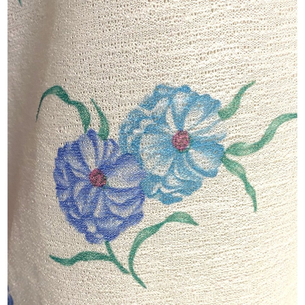 Vintage White Collared with Blue Flowers size Small/Medium - Picture 2 of 3